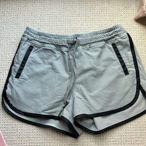 Lululemon Women’s Varsity Shorts Size 4